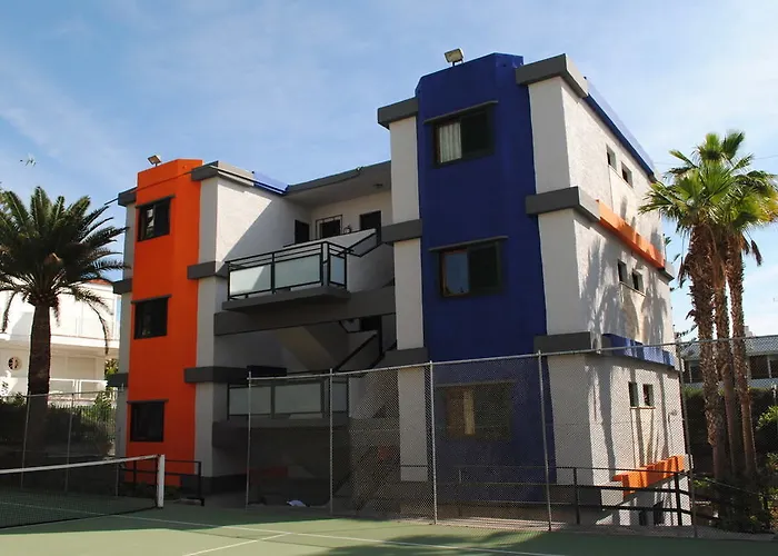 Africana ホテル 3*